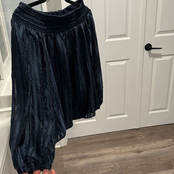 PARKER (NWT) Smocked Off-The-Shoulder Smocked Neck Navy Blouse, Striped, Size S - Picture 2 of 11